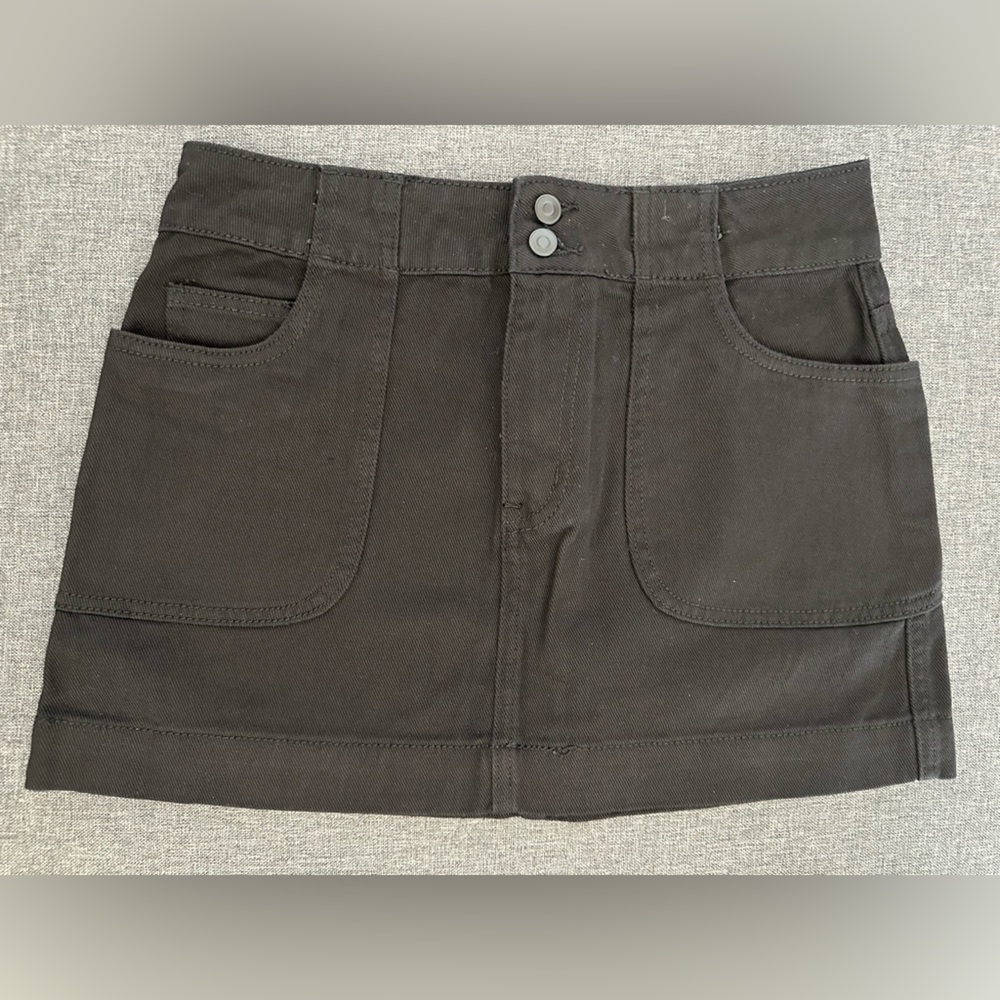 Forever 21 black skirt